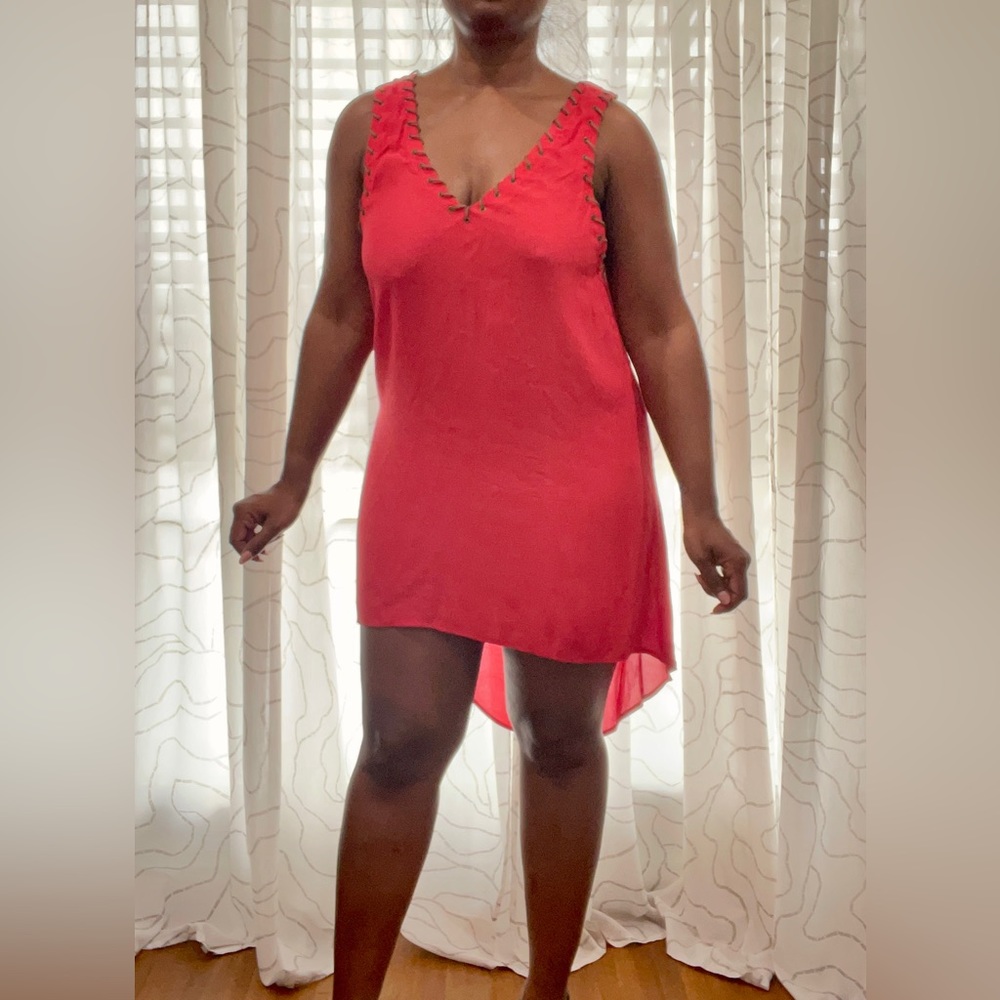 High Low V-neck Dress with Lace up Detail!